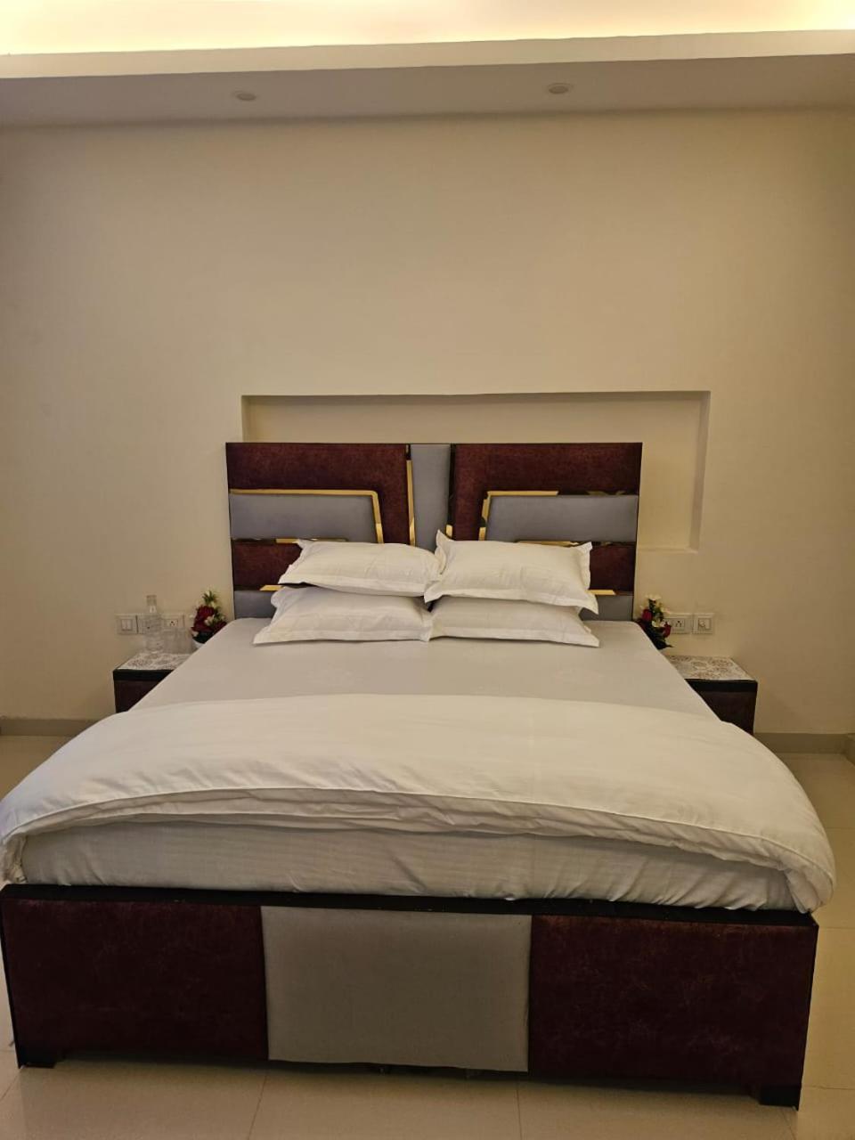 Ashirwaad 249 Bed and Breakfast Greater Noida Eksteriør billede