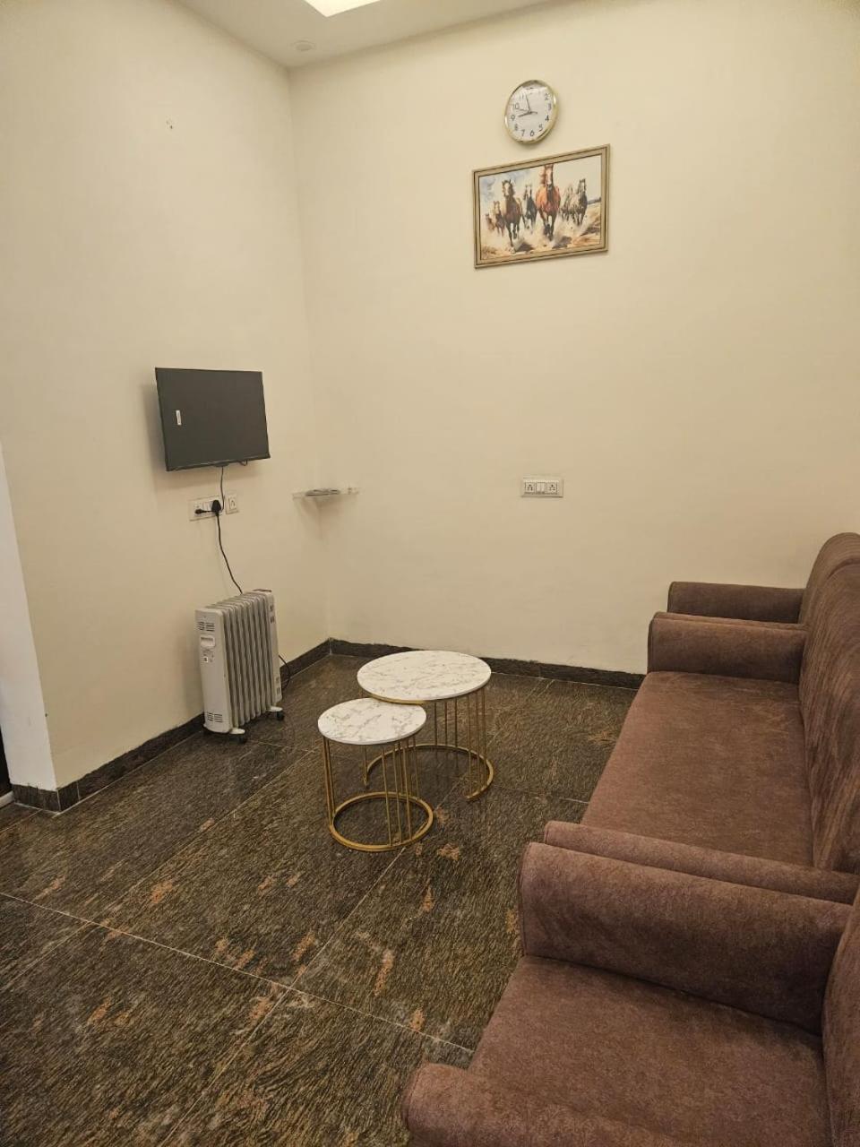 Ashirwaad 249 Bed and Breakfast Greater Noida Eksteriør billede