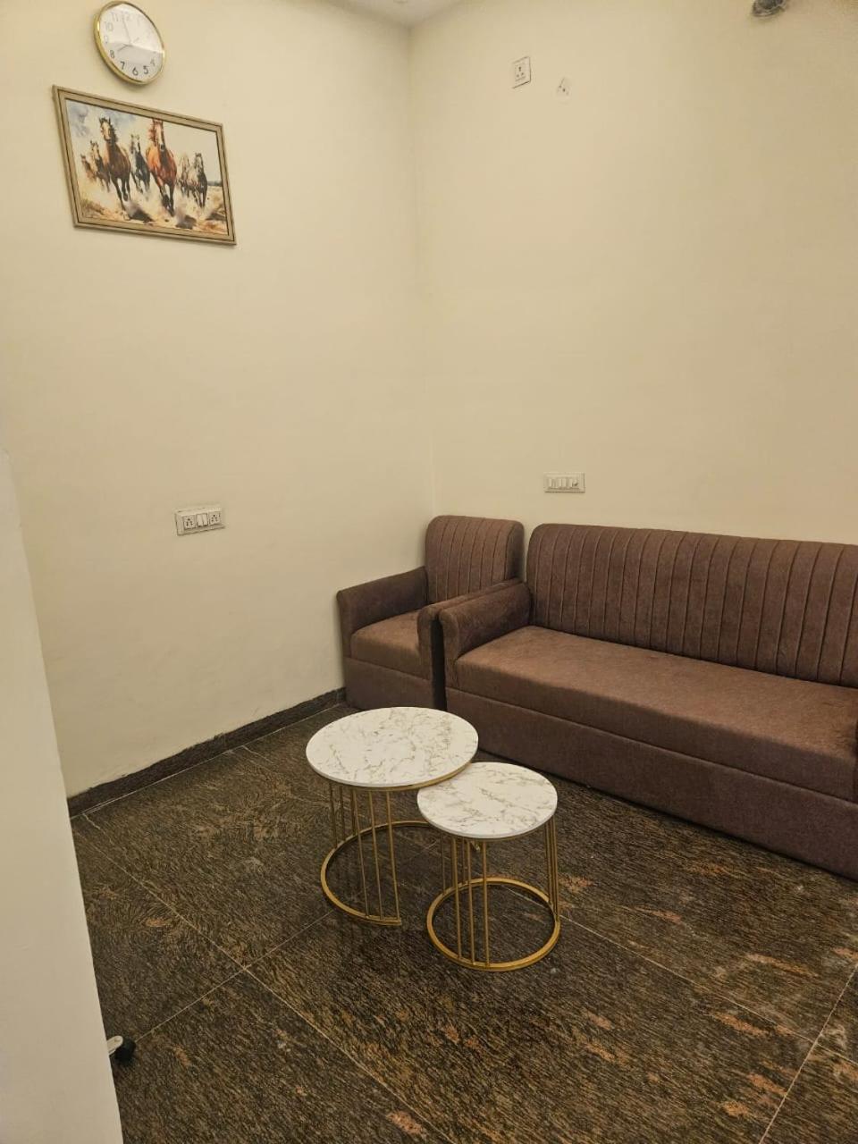 Ashirwaad 249 Bed and Breakfast Greater Noida Eksteriør billede