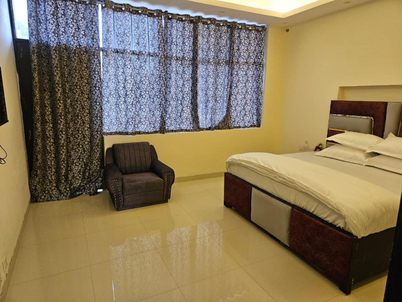 Ashirwaad 249 Bed and Breakfast Greater Noida Eksteriør billede