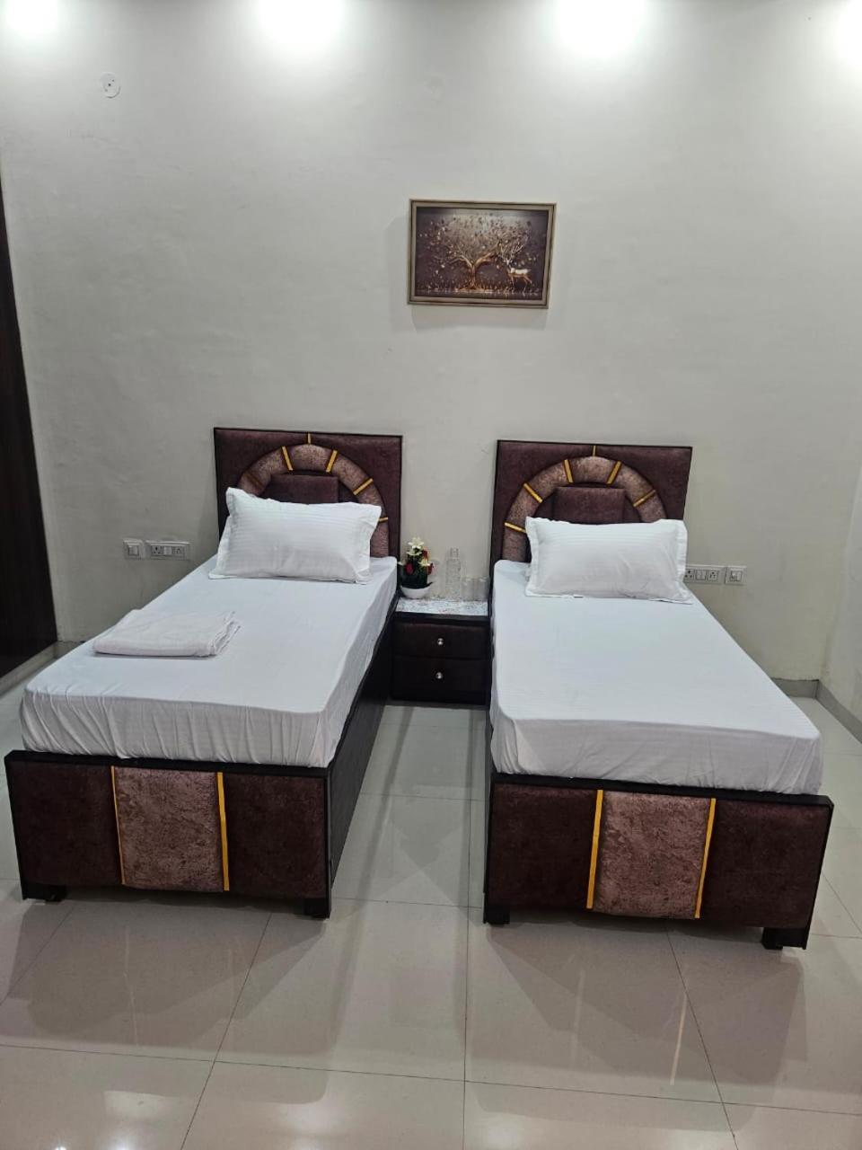 Ashirwaad 249 Bed and Breakfast Greater Noida Eksteriør billede