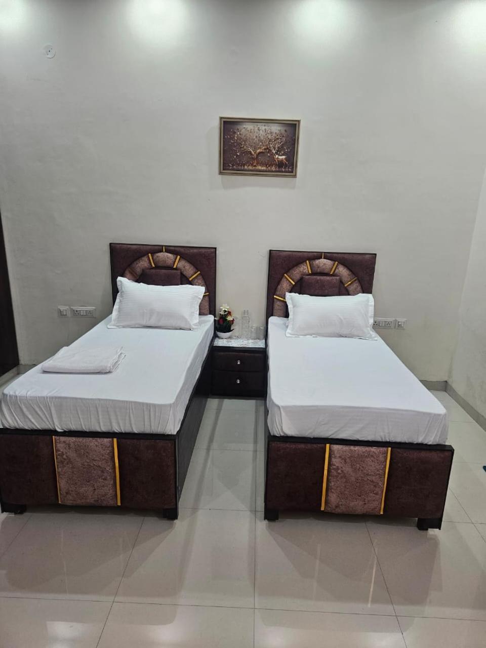 Ashirwaad 249 Bed and Breakfast Greater Noida Eksteriør billede